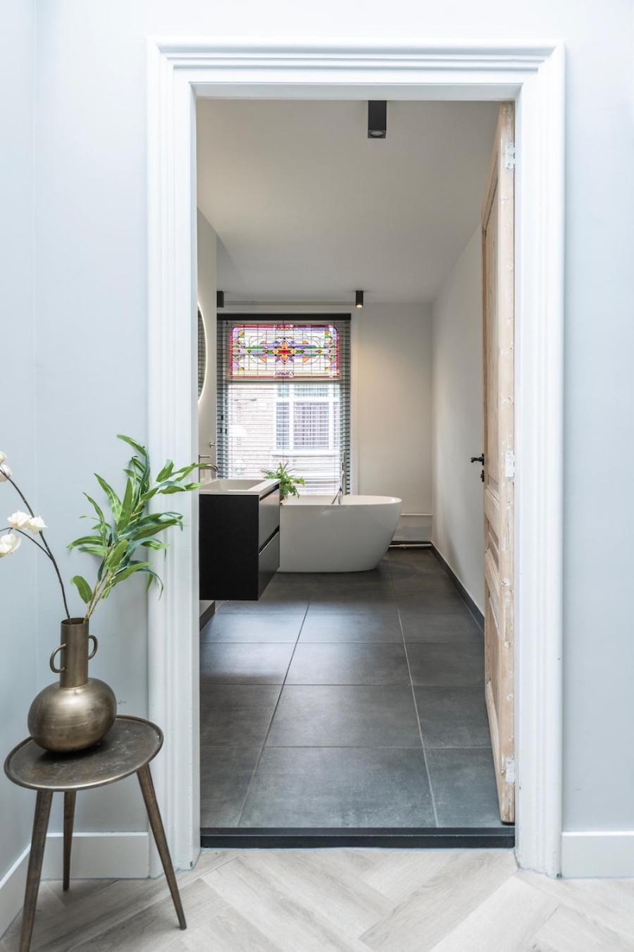 Xxl Loft With Bath Located Stadsvilla 튈뷔르흐 외부 사진