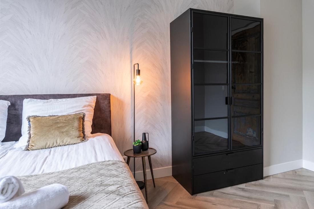 Xxl Loft With Bath Located Stadsvilla 튈뷔르흐 외부 사진