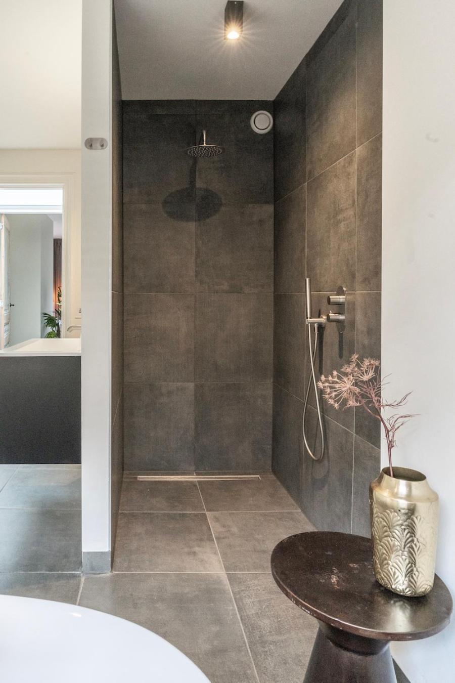Xxl Loft With Bath Located Stadsvilla 튈뷔르흐 외부 사진