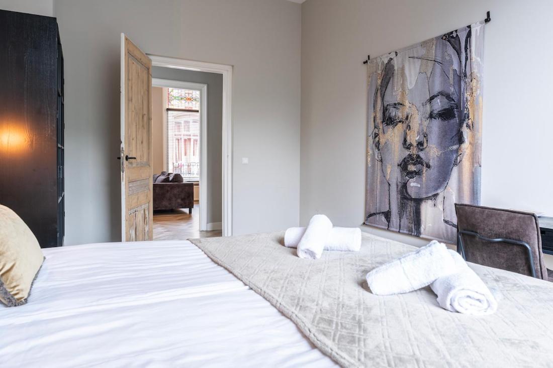 Xxl Loft With Bath Located Stadsvilla 튈뷔르흐 외부 사진