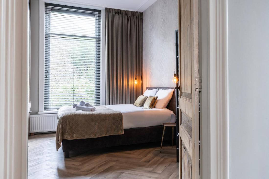 Xxl Loft With Bath Located Stadsvilla 튈뷔르흐 외부 사진
