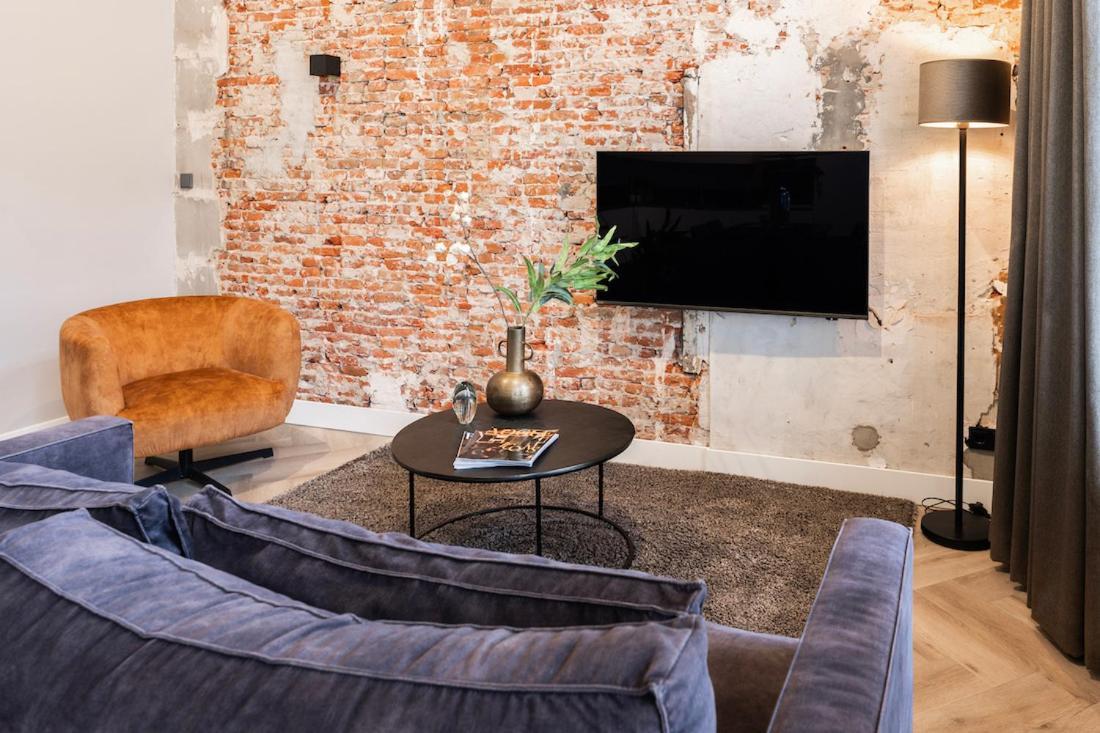 Xxl Loft With Bath Located Stadsvilla 튈뷔르흐 외부 사진